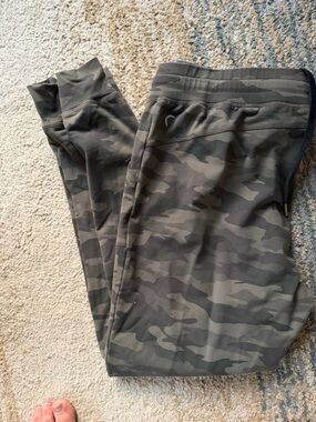 Kids Camo Leggings - Olive Green